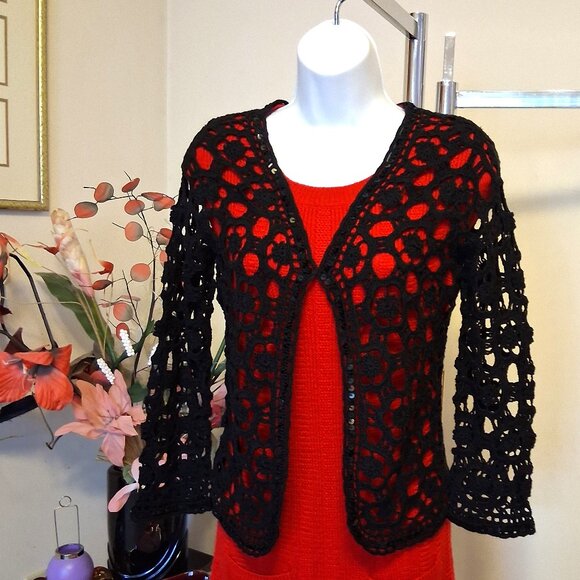 NWOT Simon Chang Black Floral Crochet Knitwear Sweater Blouse Top Size S - Picture 1 of 7